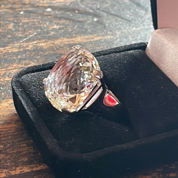 Swarovski ring retired. Sterling silver size 7 - Picture 4 of 14